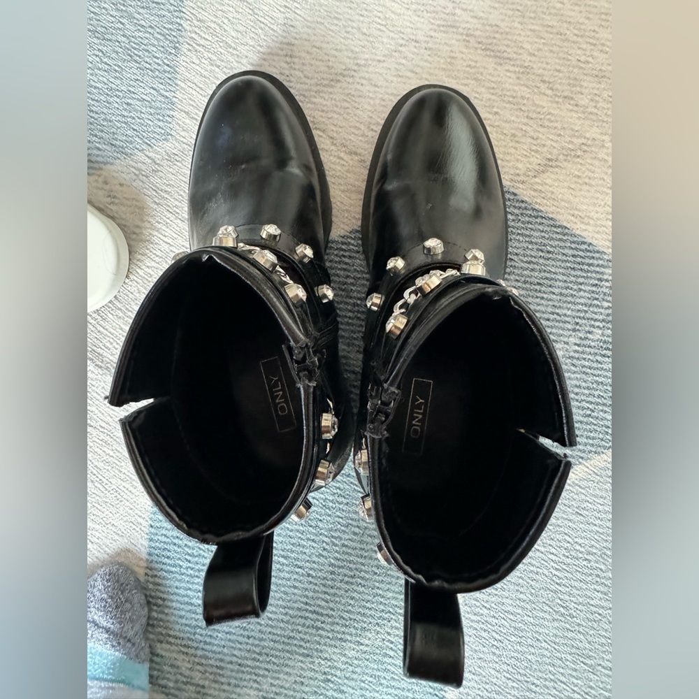 Black Rhinestone boots - Picture 3 of 5